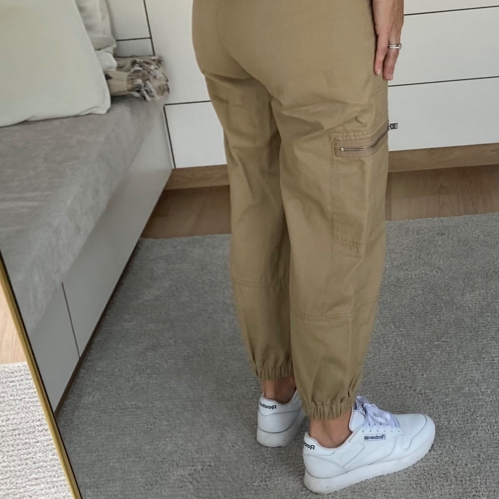 Aritzia Cargo Pants - Picture 2 of 4